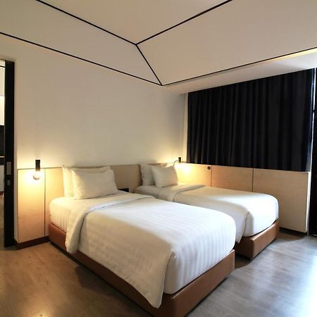 Gaia Cosmo Hotel Yogyakarta Exteriör bild