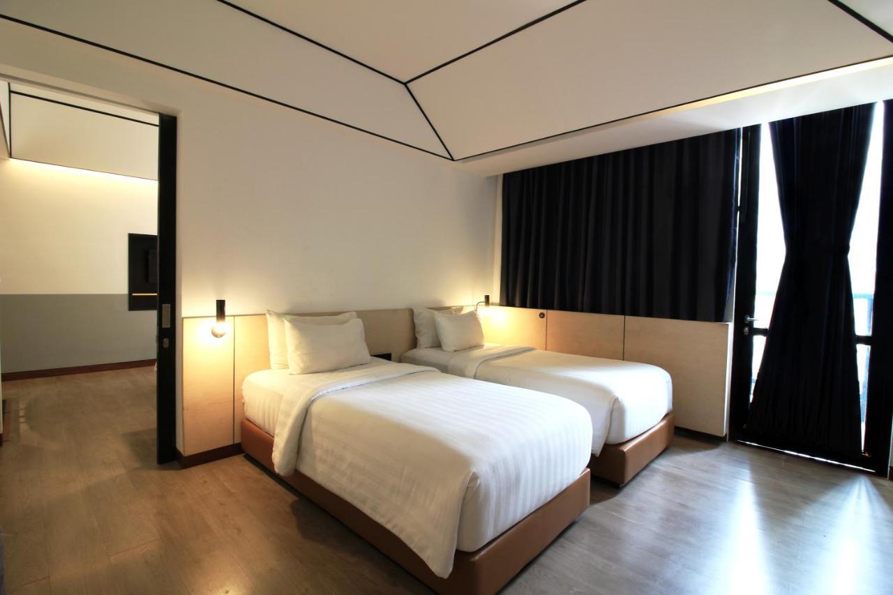 Gaia Cosmo Hotel Yogyakarta Exteriör bild