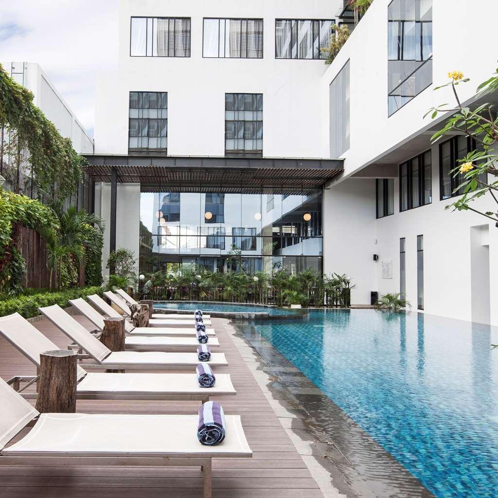 Gaia Cosmo Hotel Yogyakarta Exteriör bild