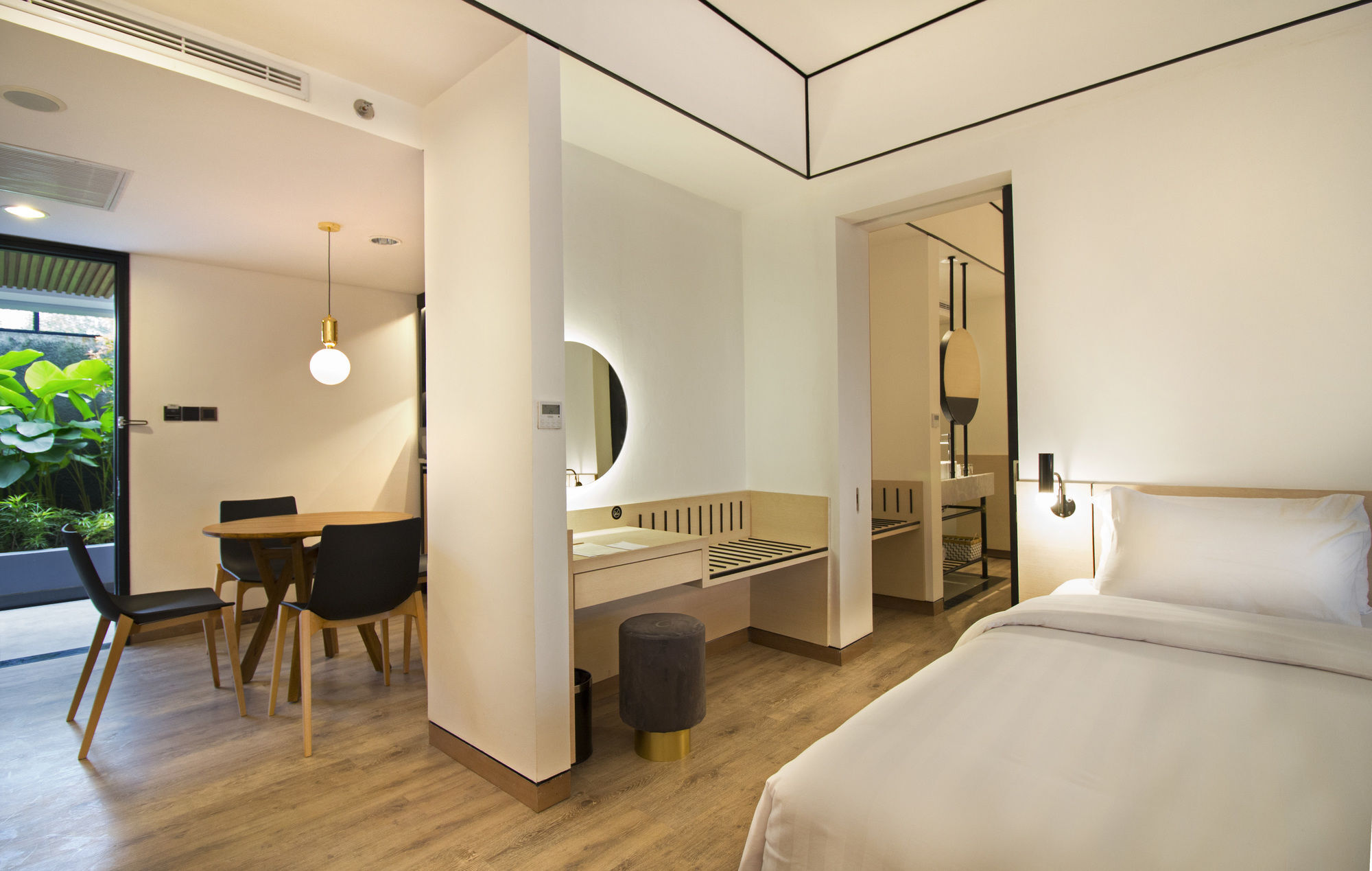 Gaia Cosmo Hotel Yogyakarta Exteriör bild